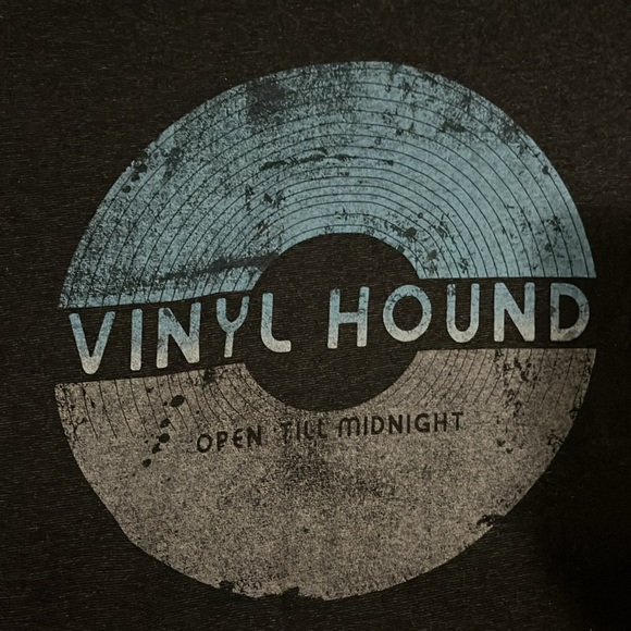 Vinyl Hound “open til Midnight”grey Sonoma T-Shirt medium. Like new. - Picture 2 of 4